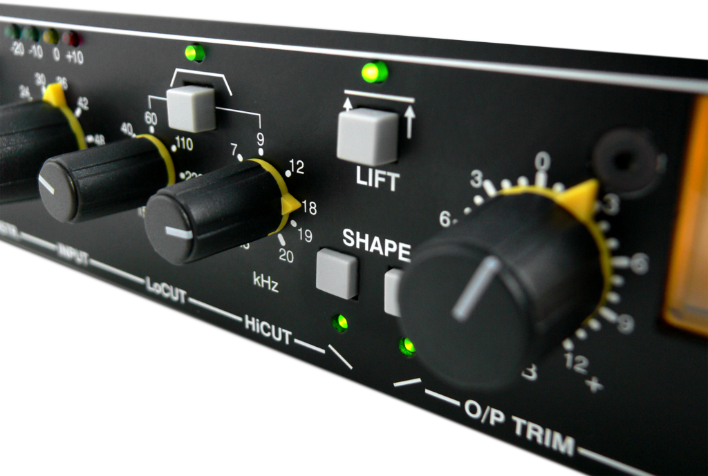 DRAWMER INTRODUCES THE 1972 DUAL MIC/LINE/INSTRUMENT PREAMPLIFIER